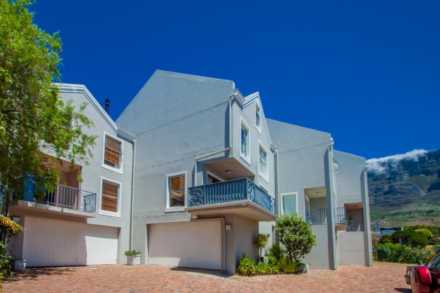 To Let 3 Bedroom Property for Rent in Vredehoek Western Cape